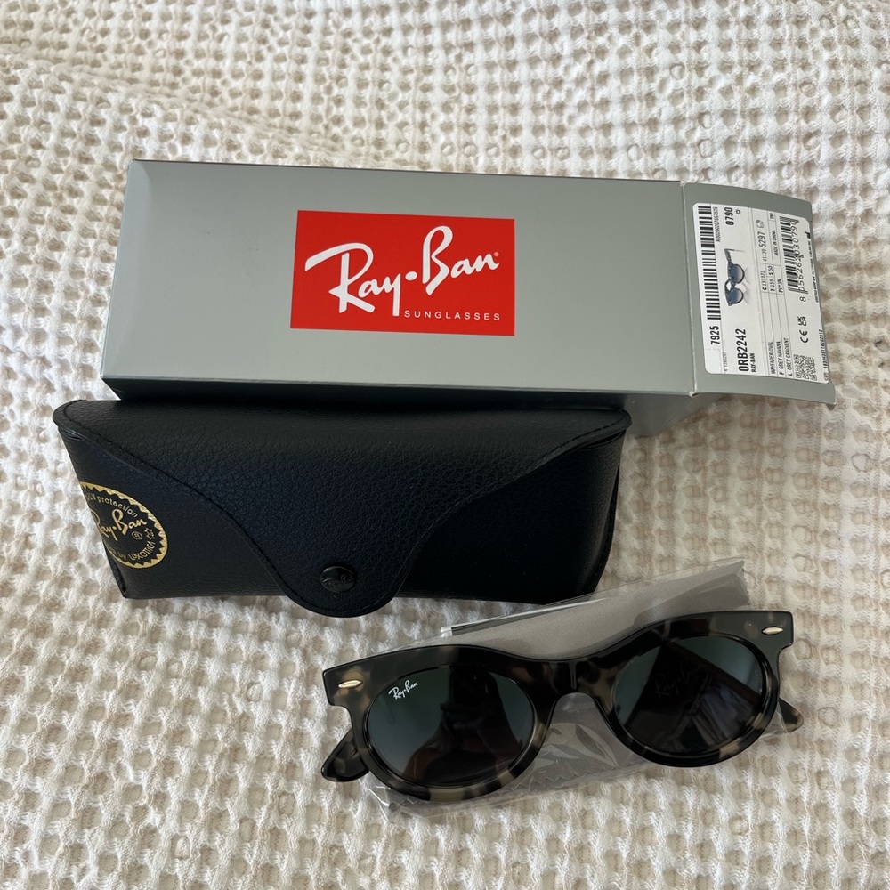 Wayfarer Oval - Grey Havana